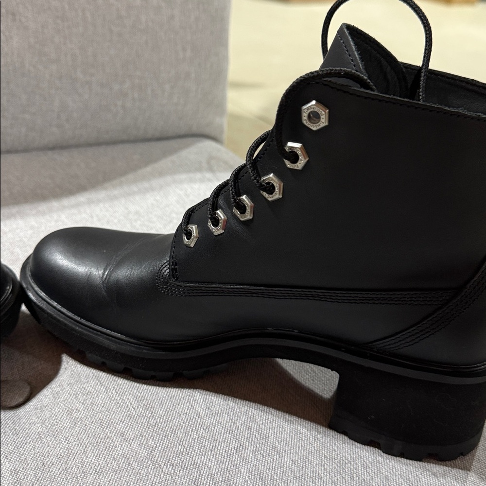 Women’s timberland lace up boots - Picture 8 of 11